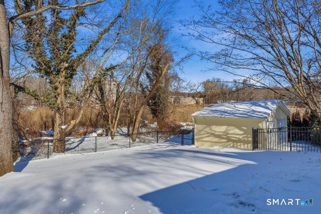 402 Boston Street, Guilford, CT 06437