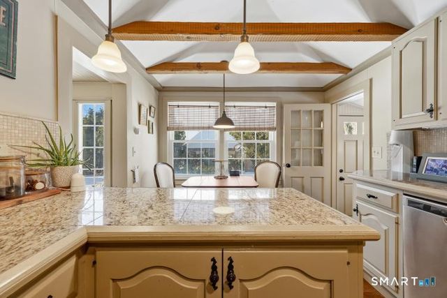 402 Boston Street, Guilford, CT 06437