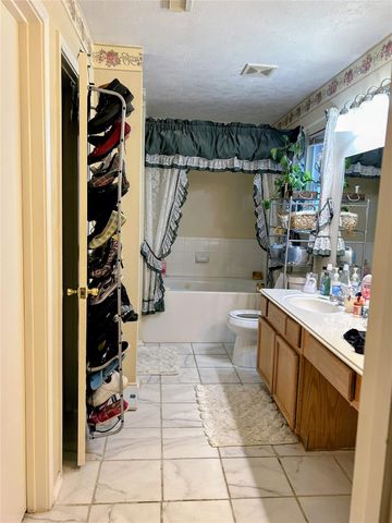 6631 Sutton Meadows Drive, Houston, TX 77086