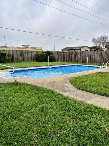 6631 Sutton Meadows Drive, Houston, TX 77086