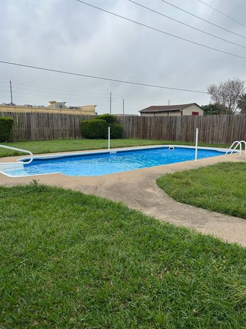 6631 Sutton Meadows Drive, Houston, TX 77086