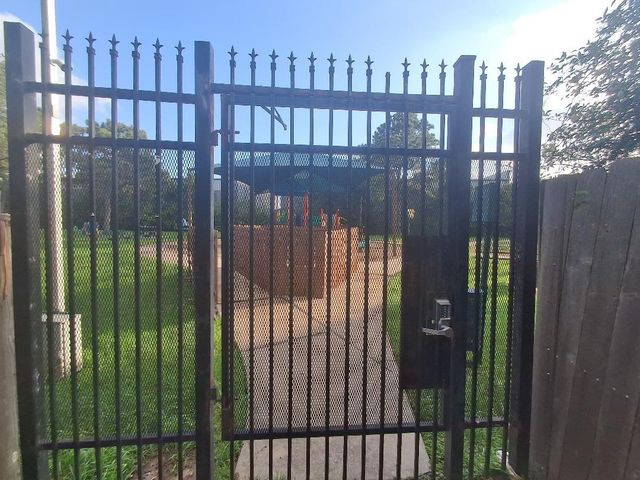 6631 Sutton Meadows Drive, Houston, TX 77086