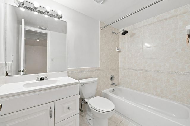 2267 NW 37th Avenue, Coconut Creek, FL 33066