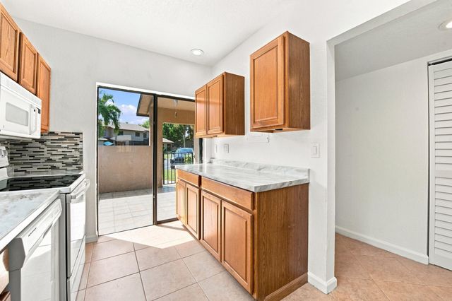 2267 NW 37th Avenue, Coconut Creek, FL 33066