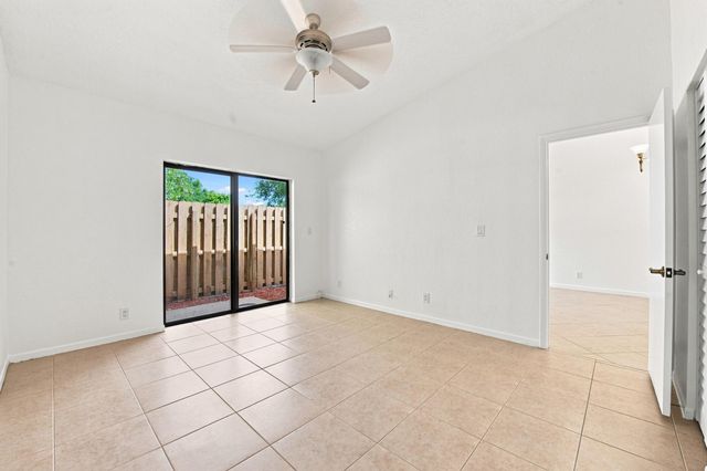 2267 NW 37th Avenue, Coconut Creek, FL 33066