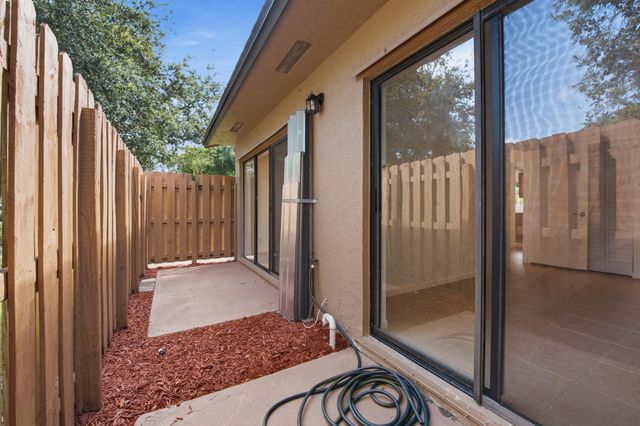 2267 NW 37th Avenue, Coconut Creek, FL 33066