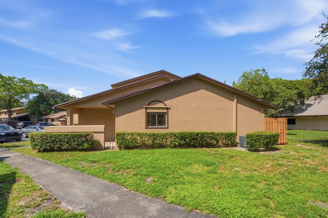 2267 NW 37th Avenue, Coconut Creek, FL 33066