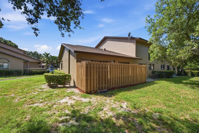2267 NW 37th Avenue, Coconut Creek, FL 33066