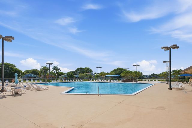 2267 NW 37th Avenue, Coconut Creek, FL 33066
