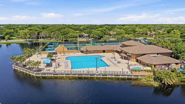 2267 NW 37th Avenue, Coconut Creek, FL 33066