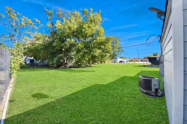 11025 Muscatine Street, Houston, TX 77029