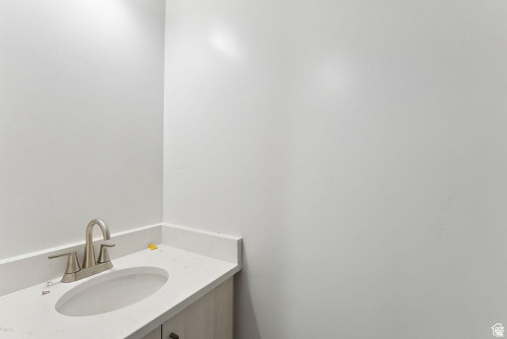 Image 13 of property listing at 1619 N ANGEL ST, Layton, UT 84041