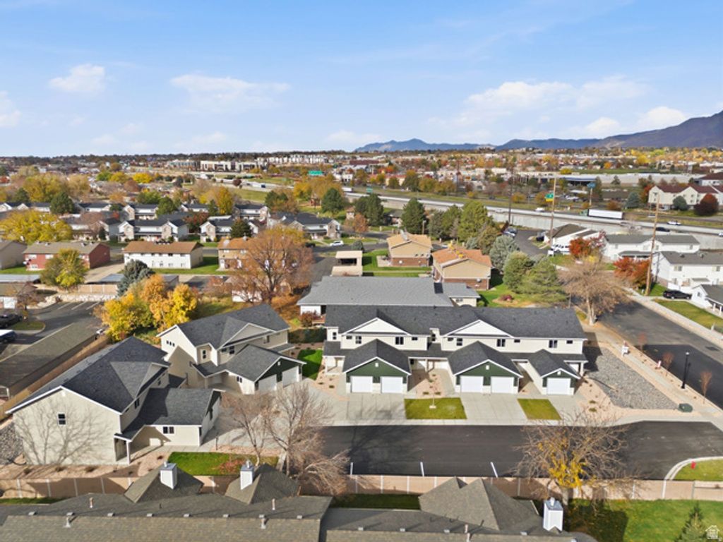Image 26 of property listing at 1619 N ANGEL ST, Layton, UT 84041