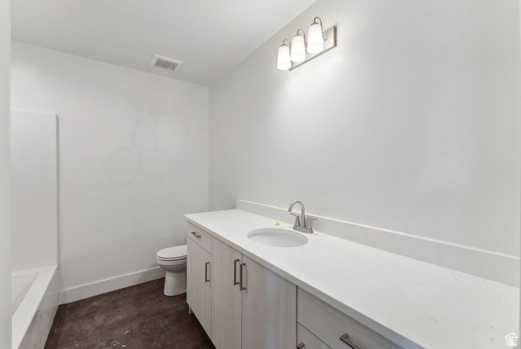 Image 10 of property listing at 1619 N ANGEL ST, Layton, UT 84041