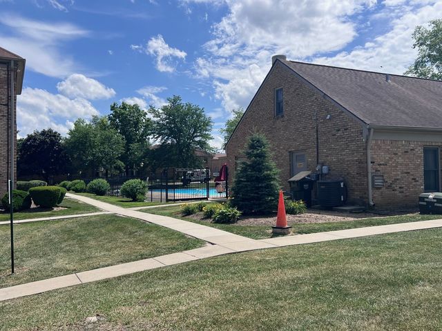 1750 Fayette Walk F, Hoffman Estates, IL 60169