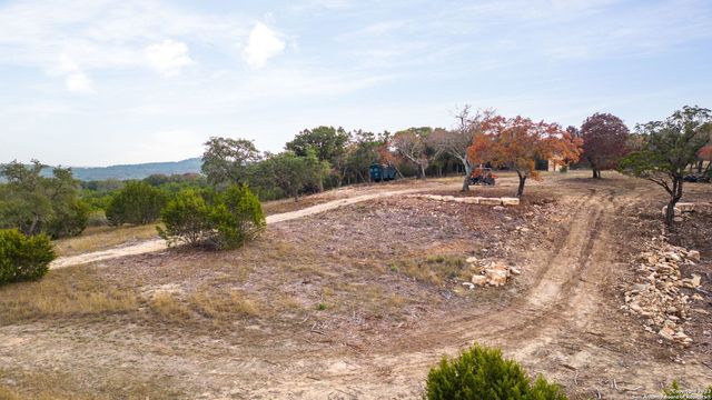 240 Poehnert Rd, Boerne, TX 78006