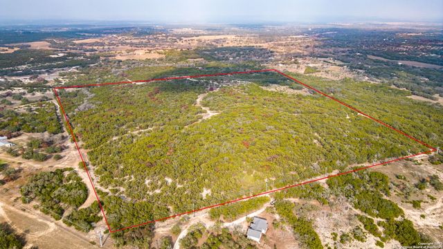 240 Poehnert Rd, Boerne, TX 78006