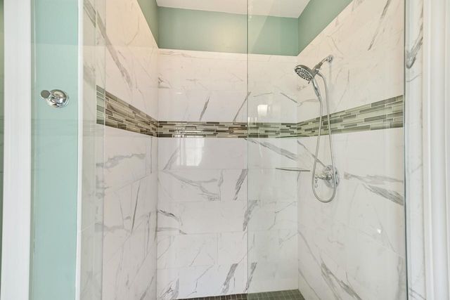 N57W19704 Holly COURT, Menomonee Falls, WI 53051