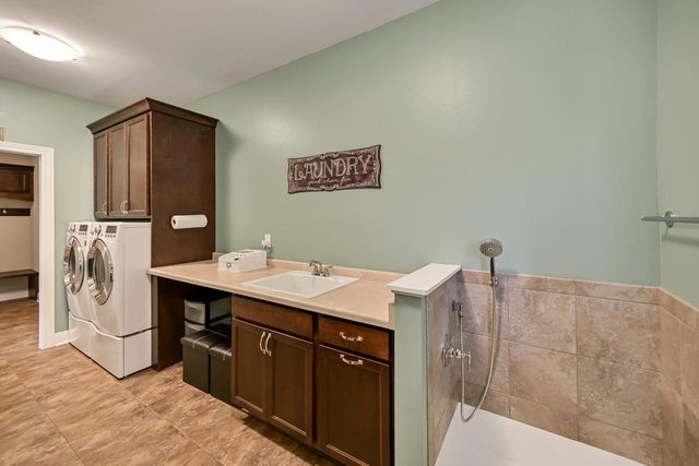 N57W19704 Holly COURT, Menomonee Falls, WI 53051