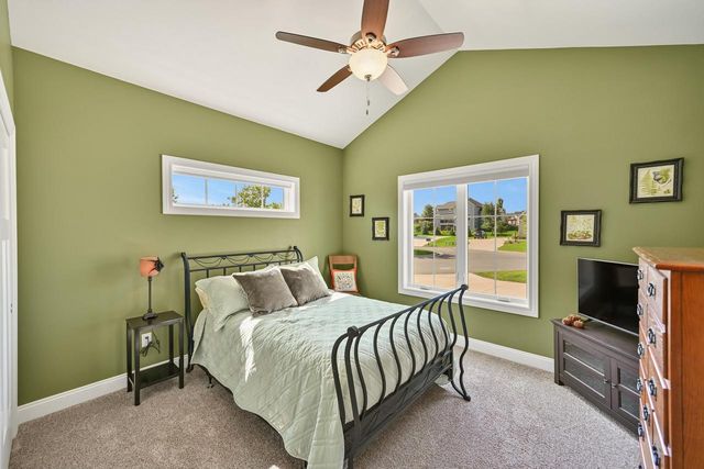 N57W19704 Holly COURT, Menomonee Falls, WI 53051