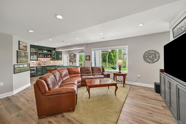 N57W19704 Holly COURT, Menomonee Falls, WI 53051