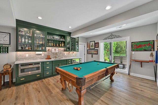 N57W19704 Holly COURT, Menomonee Falls, WI 53051