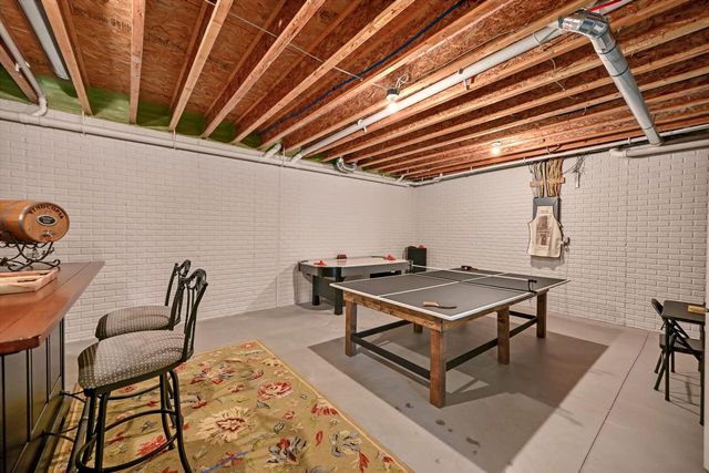 N57W19704 Holly COURT, Menomonee Falls, WI 53051