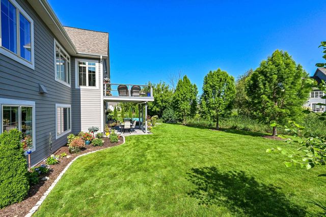 N57W19704 Holly COURT, Menomonee Falls, WI 53051