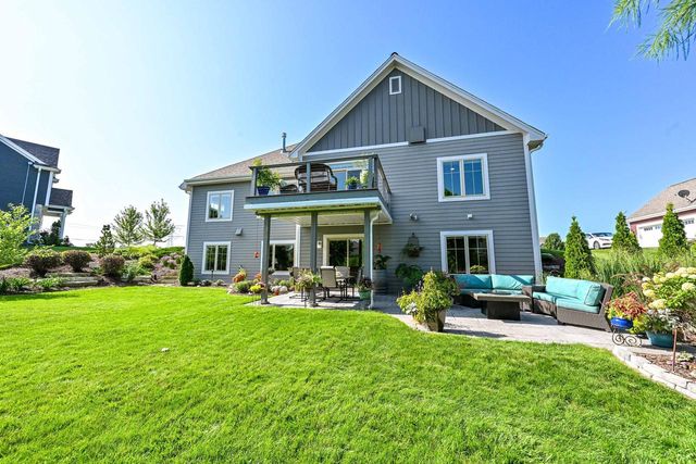N57W19704 Holly COURT, Menomonee Falls, WI 53051