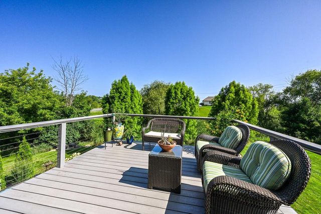 N57W19704 Holly COURT, Menomonee Falls, WI 53051