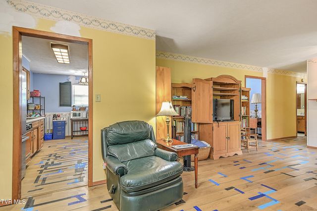 105 Willcrest Circle, Rogersville, TN 37857