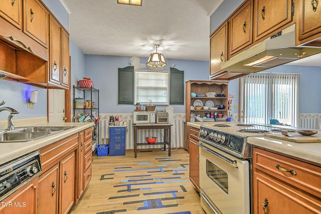 105 Willcrest Circle, Rogersville, TN 37857