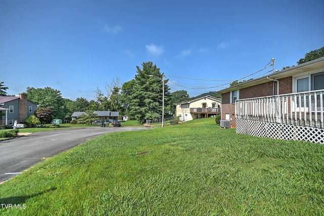 105 Willcrest Circle, Rogersville, TN 37857