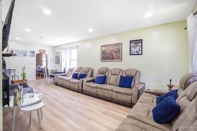 5424 Bingham Street, Dearborn, MI 48126