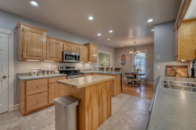 1007 Valley River Avenue, Murphy, NC 28906