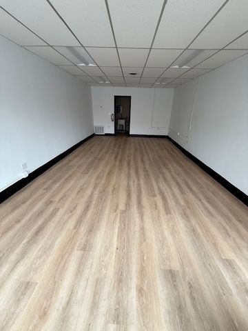 2949 W Armitage Avenue storefront, Chicago, IL 60647