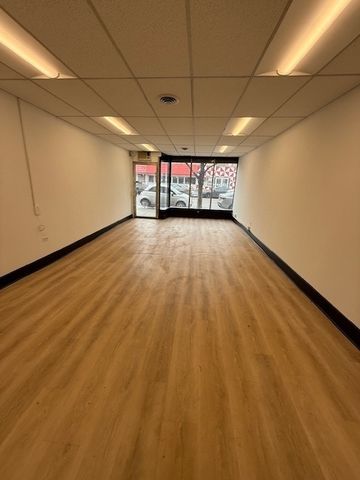 2949 W Armitage Avenue storefront, Chicago, IL 60647