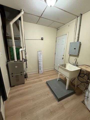 2949 W Armitage Avenue storefront, Chicago, IL 60647