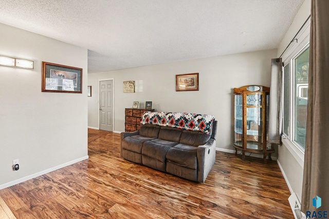 5413 N French Ave Avenue, Sioux Falls, SD 57104