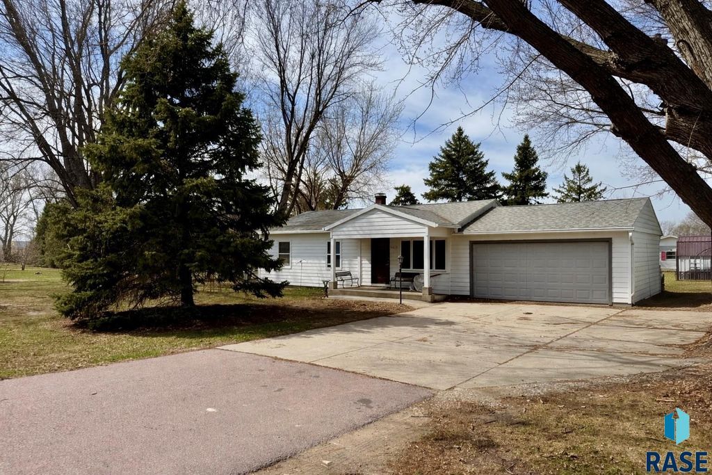 5413 N French Ave Avenue, Sioux Falls, SD 57104