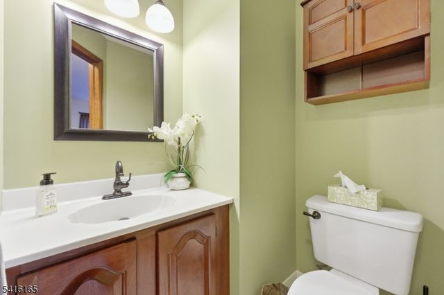 4 Faesch Ct, Rockaway Twp., NJ 07866