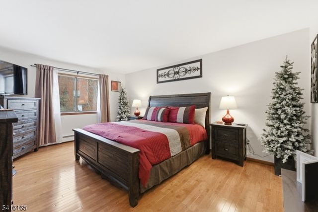 4 Faesch Ct, Rockaway Twp., NJ 07866