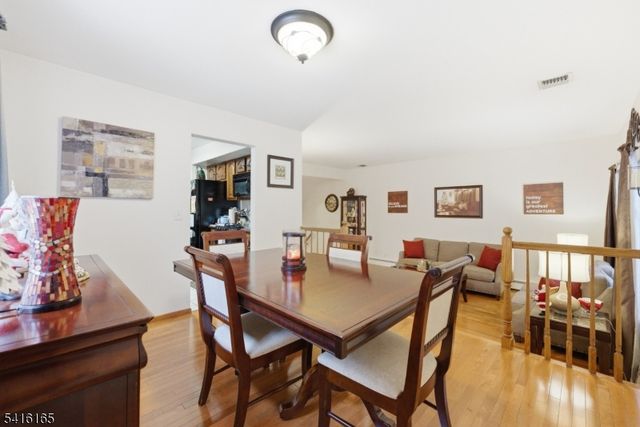 4 Faesch Ct, Rockaway Twp., NJ 07866