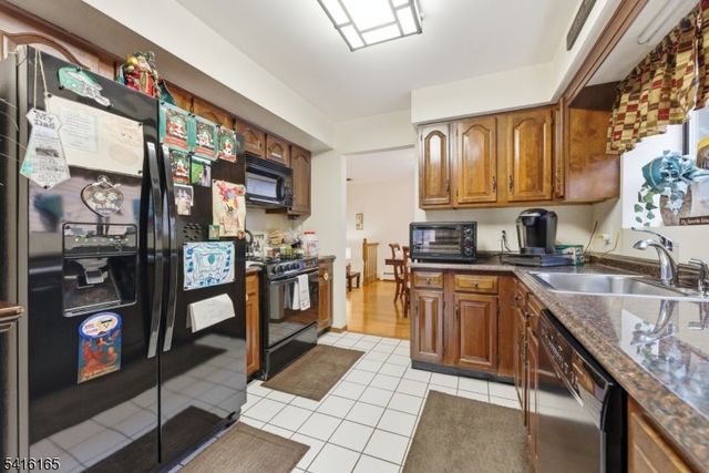 4 Faesch Ct, Rockaway Twp., NJ 07866