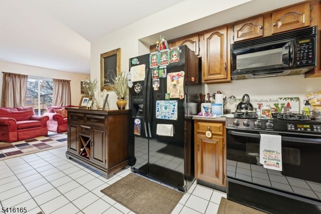 4 Faesch Ct, Rockaway Twp., NJ 07866