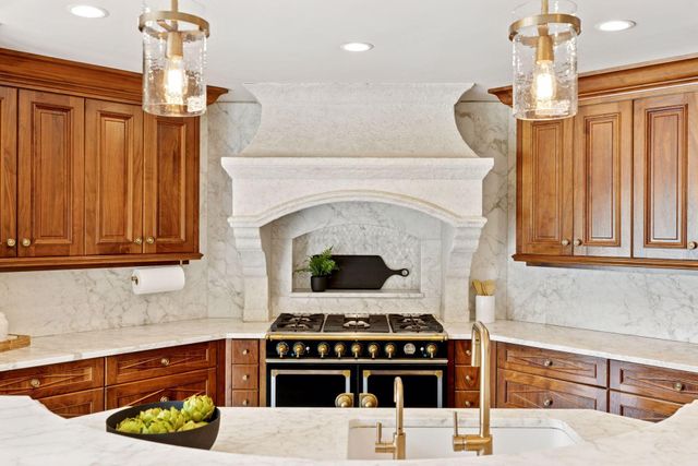 28160 Boulder Bridge Drive, Shorewood, MN 55331