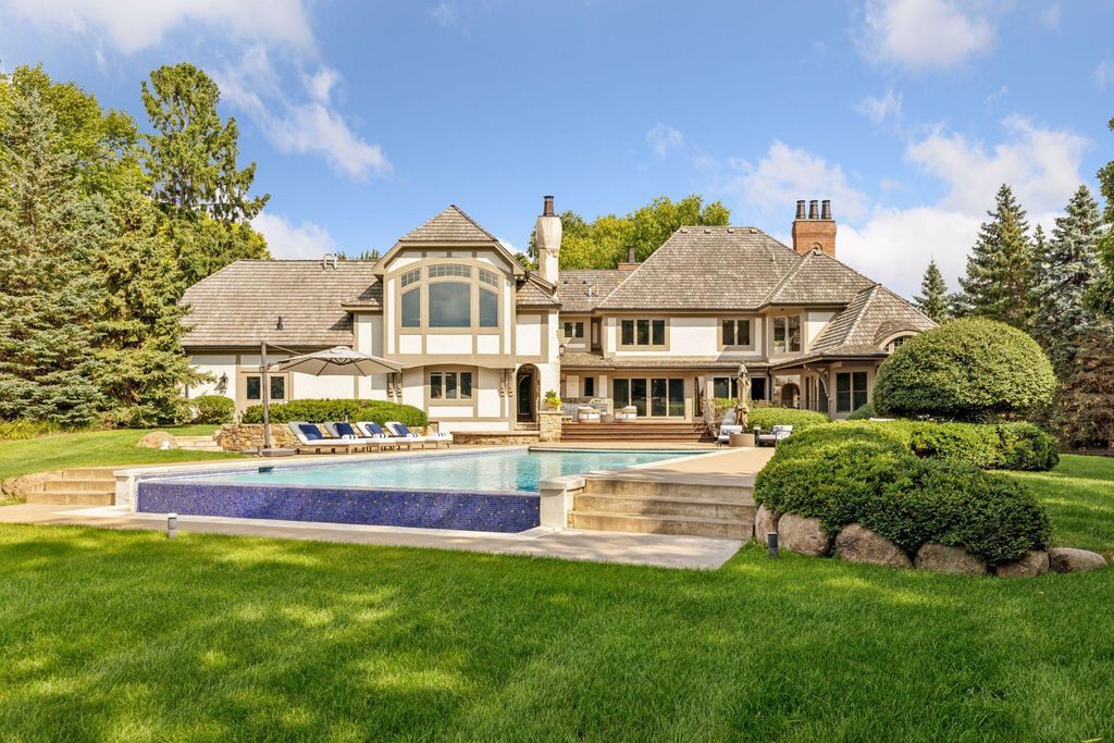 28160 Boulder Bridge Drive, Shorewood, MN 55331
