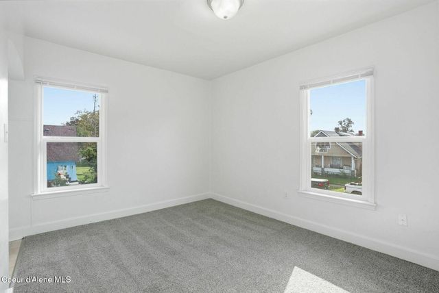 1704 N Ash St, Spokane, WA 99205
