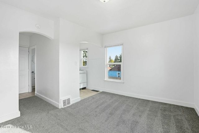 1704 N Ash St, Spokane, WA 99205