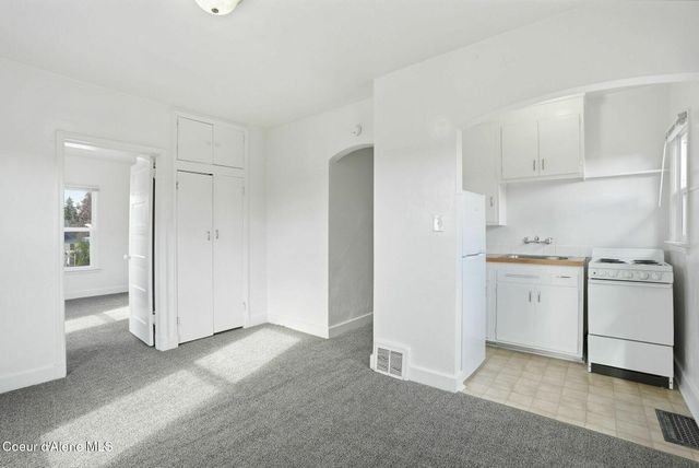 1704 N Ash St, Spokane, WA 99205